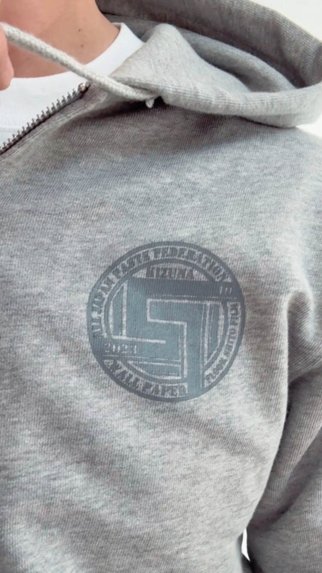 ジップパーカー Mサイズ