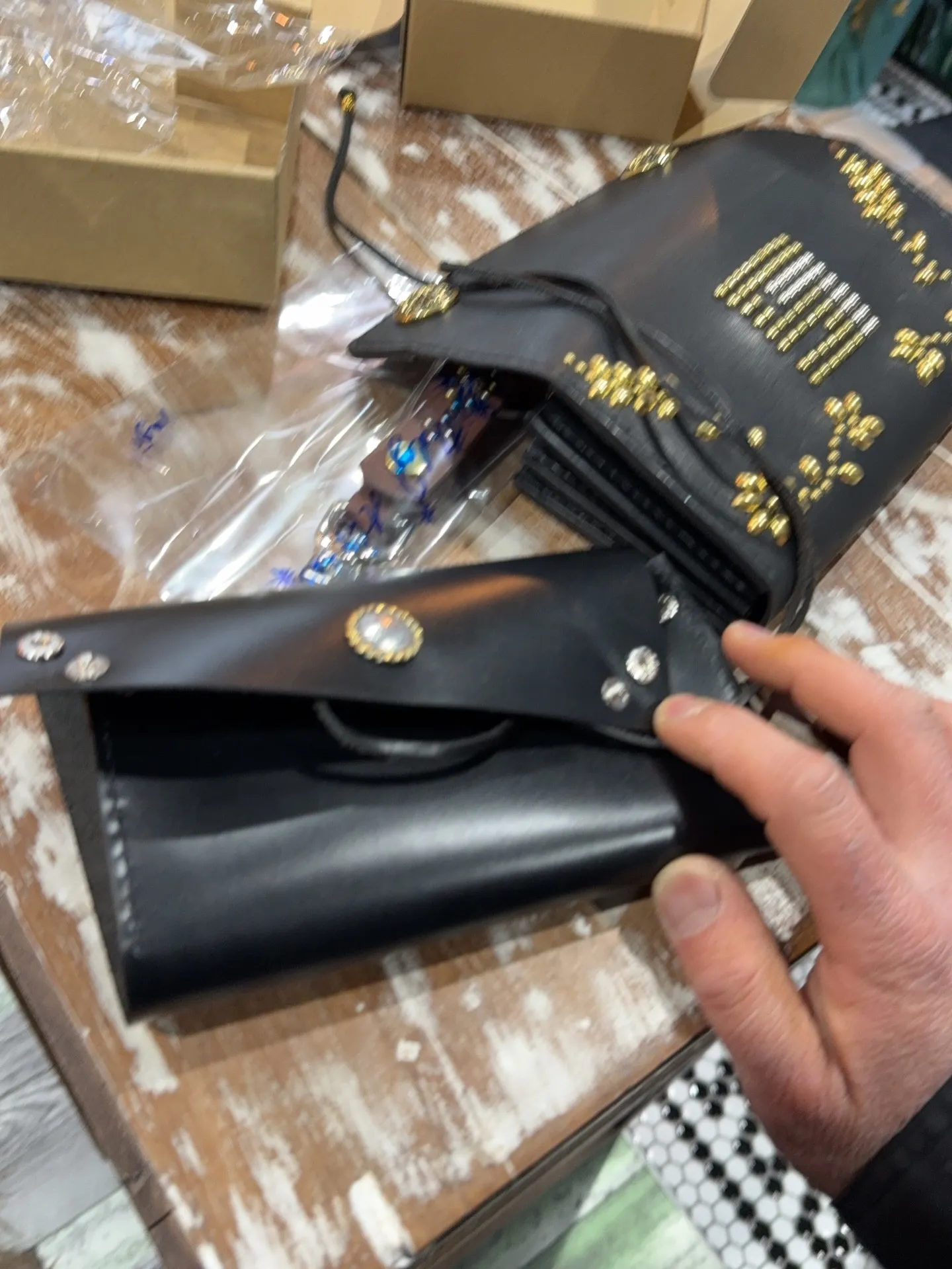 装天みんなからの誕生日プレゼント、人生初めてのオーダー革財布...